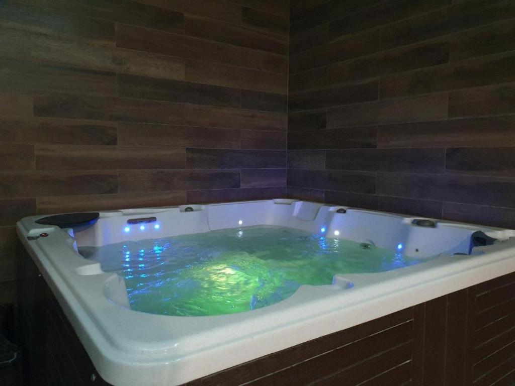 Dwie Sosny Przy Plazy - Sauna, Jacuzzi, Silownia, Bawialnia - 365pam
